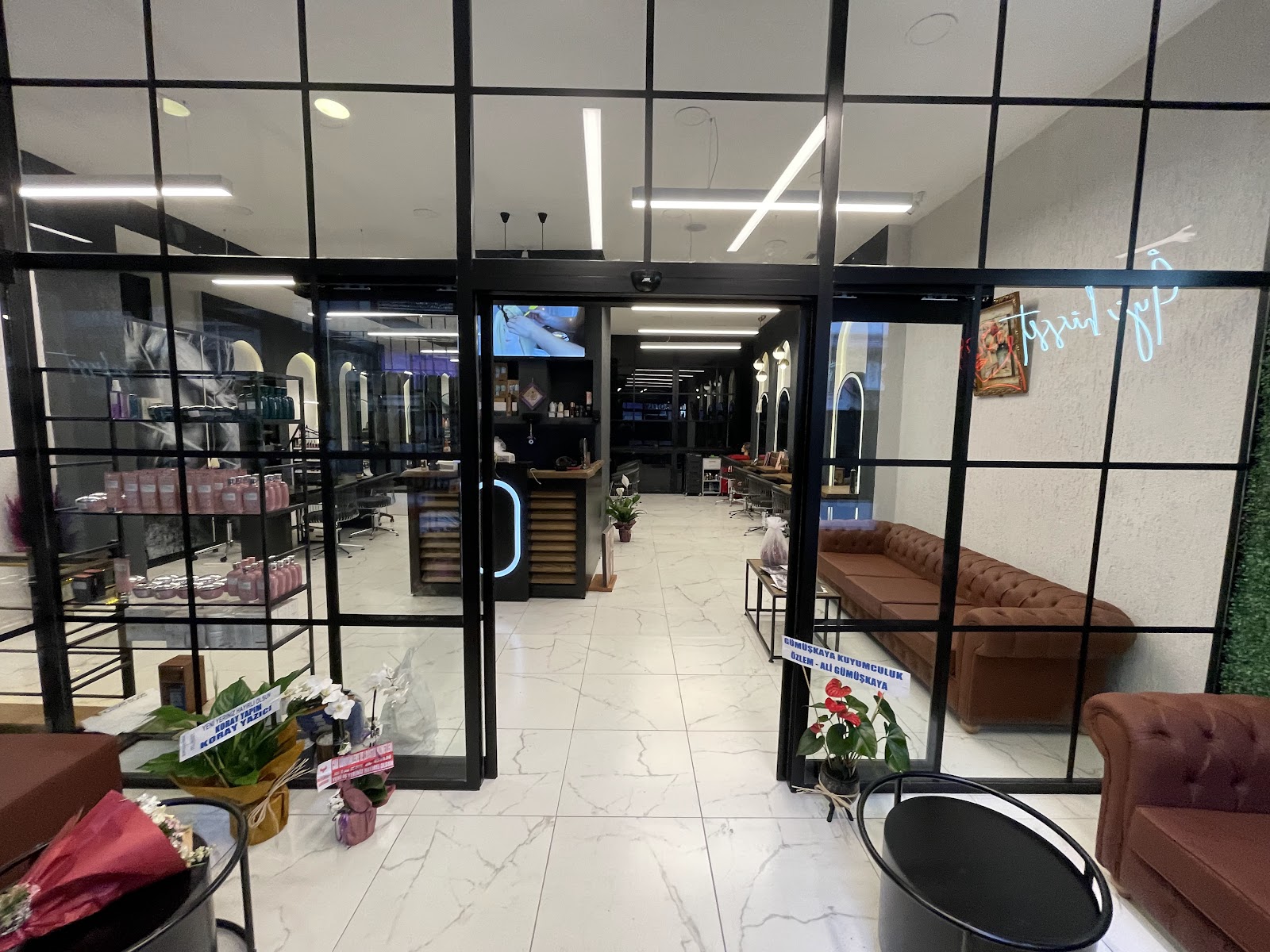 Selçuk Reisoğlu Hair Artist Kuaför ve Güzellik Salonu
